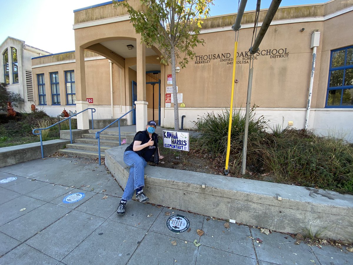 berkeleyside's tweet photo. The push to rename Thousand Oaks Elementary to @KamalaHarris Elementary is gaining strength @busd https://t.co/qflrgvlRtr