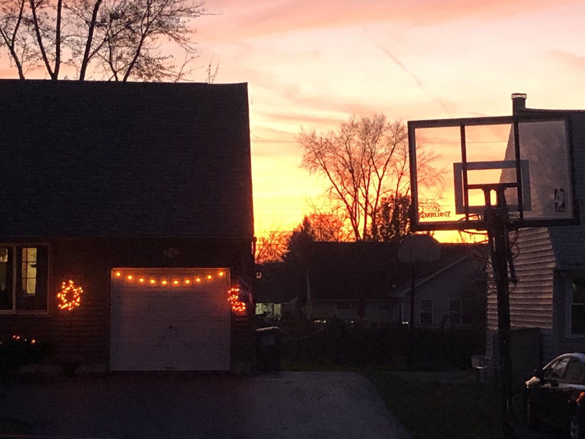 Marta_botturi's tweet photo. #fall #sunset #sunsetphotography #upstate https://t.co/zUVOcjt1Fn