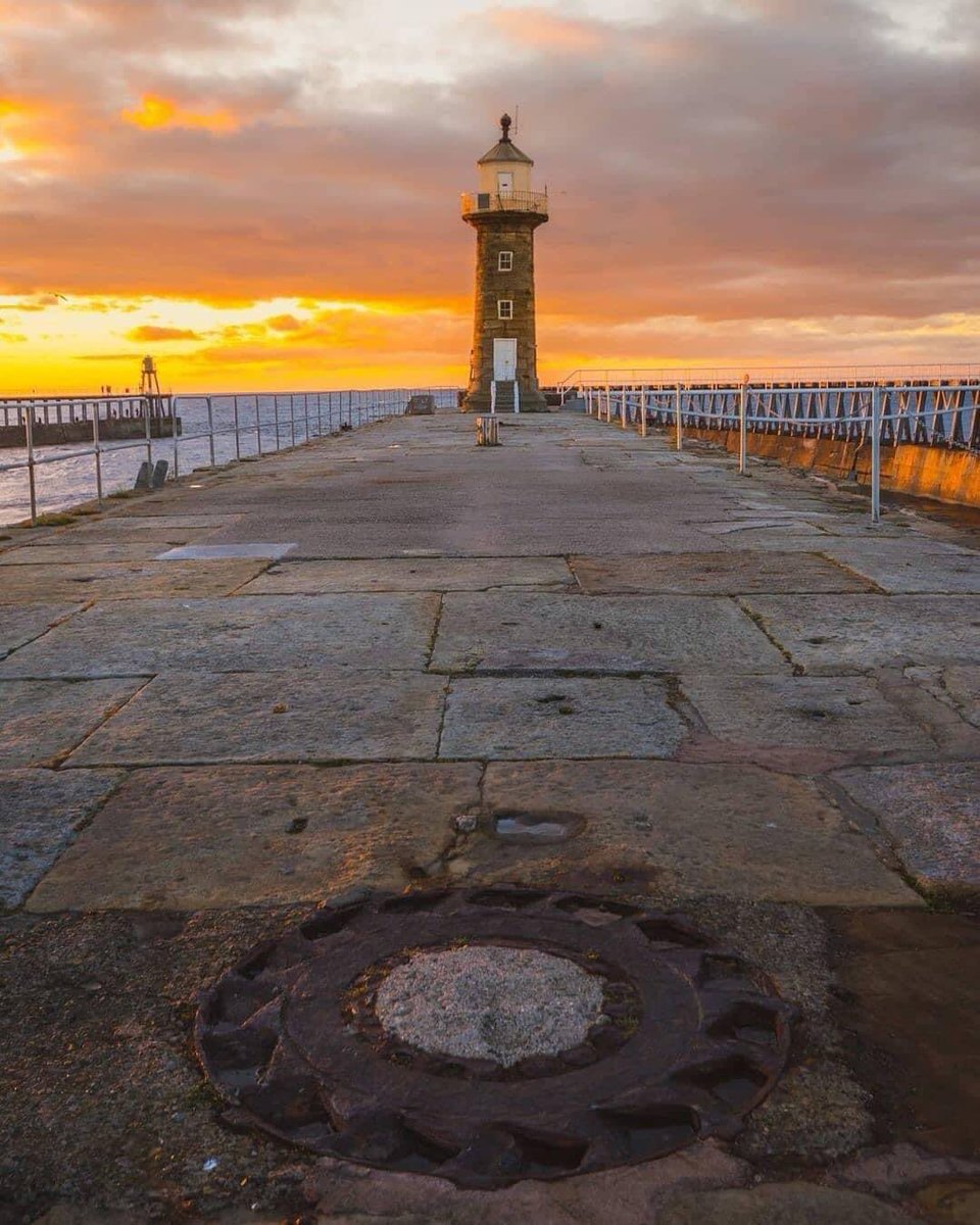 secyorkshire's tweet photo. An incredible sunset over Whitby.
Photo credit @lowes33 ❤️
#whitby #whitbylighthouse #whitbypier #yorkshire #yorkshirecoastline #northyorkmoors #northyorkshire #sunsetcolors #sunsets #sunsetsky #seaviews #lighthouse #lighthouses_around_the_world #lighthousesofinstagram #instat https://t.co/0JZoXzRVFO