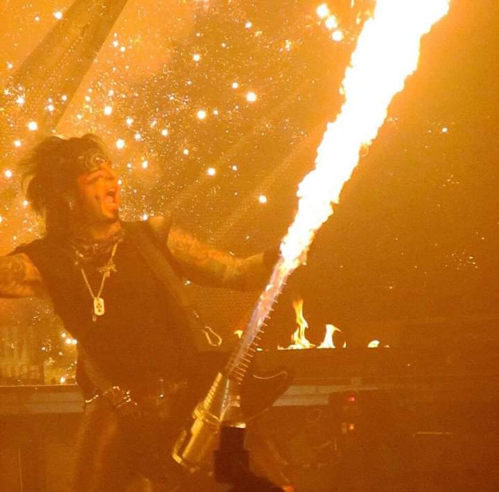 5 Years ago Motley Crue Newcastle <a href="/MotleyCrue/">Mötley Crüe</a> <a href="/NikkiSixx/">📷</a> <a href="/thevinceneil/">Vince Neil</a> <a href="/MrTommyLand/">T🥁mmy L33</a> <a href="/mrmickmars/">Mick Mars</a>