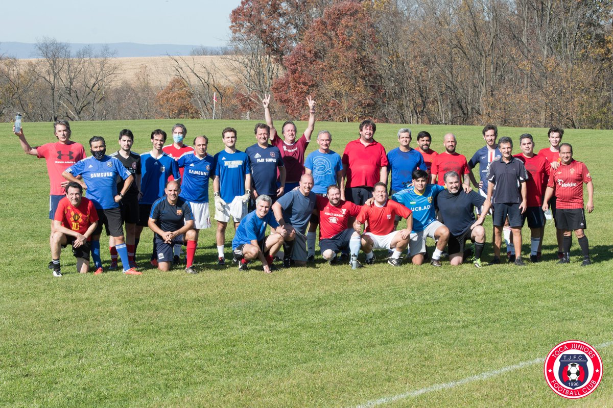 tocajuniorsfc's tweet photo. ⚽️🌱 Men’s Over (#SobraTalento)
#family #socialclub #goodvibes
🔵🔴 #WeAreToca #TOCA #tocajuniors #PLAYsimple #TOCAnation #FutbolSimple #Futbol #Football #soccer #soccercomplex #soccerfield #dreams #UrbanaMD #MensOver #AdultSoccer https://t.co/BPYCxkzdBl