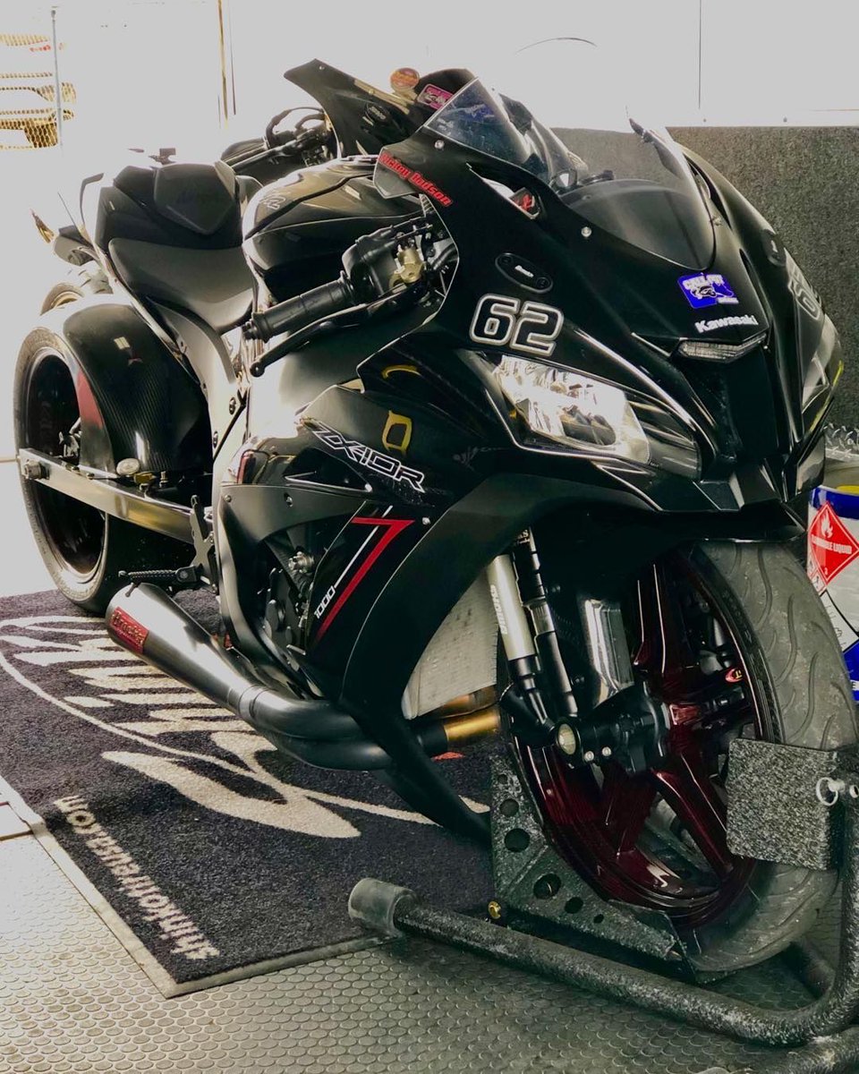 ZX10Rnet's tweet image. Reposting @rickeygadson:
...
&quot;They call her the “Antidote”. Now we know why. 🏁🏁🏁🏁 #2020ZX10R #Worldsfastest #GadsonvsMooreMafia #ZX10vsGSXR #kawasakivssuzuki&quot;