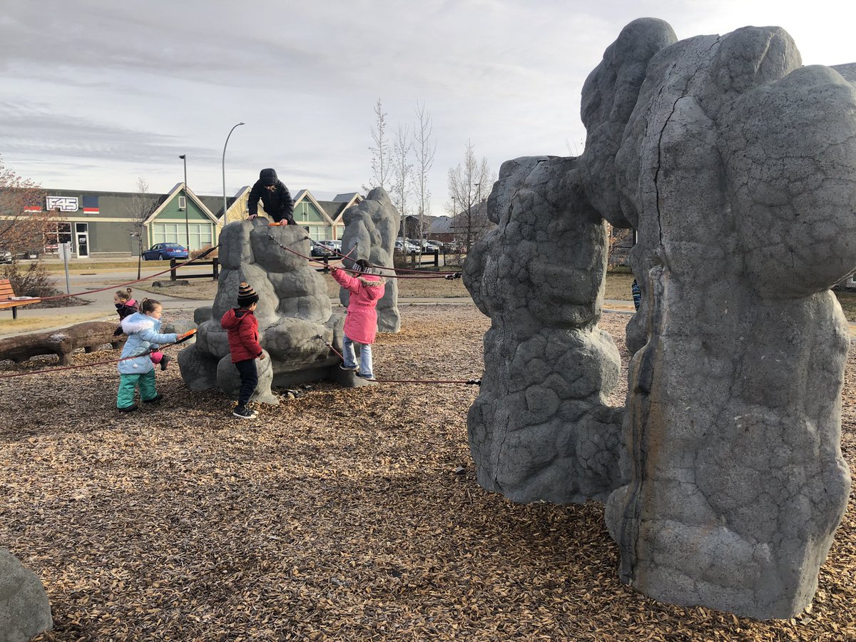 forestkinders's tweet photo. Finally back outside for Forest Fridays! Nature sundaes, drawing what we see and climbing « rocks ». https://t.co/yAUHUQP4ls