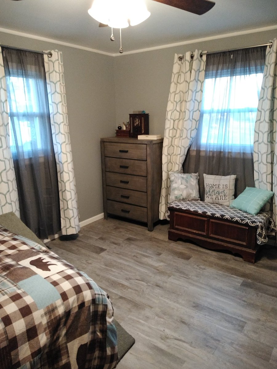 billymeloche's tweet photo. #RoomUpdate It's hard to believe that a few months ago our room was a giant dirt hole. Everything had to be replaced from dirt to shingle. https://t.co/ZaqhAtTfoQ