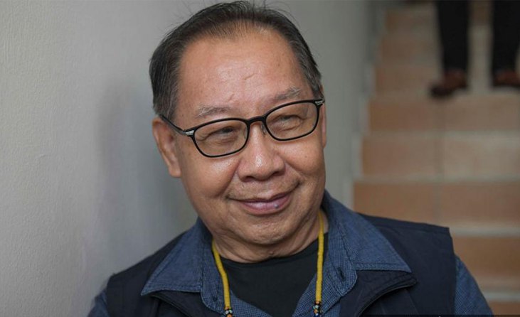 BermanaSabah's tweet photo. [TERKINI] Jefrey Kitingan tidak kecewa dengan pengurangan peruntukkan Sabah dalam pembentangan belanjawan 2021 malah berterima kasih kerana ianya membazir.

"Sekarang ini pandemik, minum saja tumpung di rumah" ujarnya menyeringai gembira. https://t.co/BXPzzU5nZ3