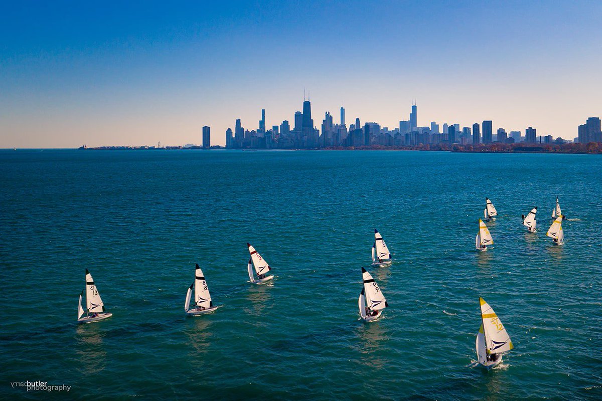 barrybutler9's tweet photo. The Chicago Armada.  Saturday afternoon sailing on Lake Michigan. #weather #news #chicago #ilwx https://t.co/Im4gaYxw7j