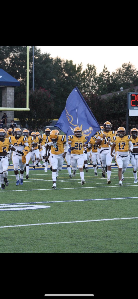 jdelliott_'s tweet photo. Thankful for Olive Branch High and the opportunity to represent on the field for four years. Love these group of seniors with everything in me. #20out #LLQ #LL47 https://t.co/uKXyD6vsso