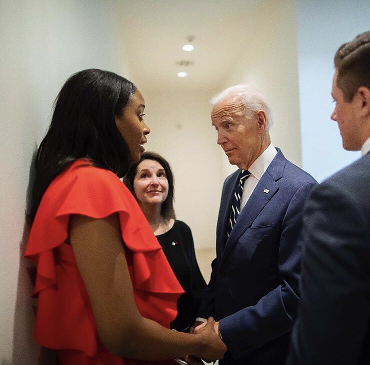 PennWBB's tweet photo. A future president meeting Joe Biden!  

📸: 2018

Congratulations to former Presidential Professor of Practice, Joe Biden and Kamala Harris, the President and VP Elect of the United States

🇺🇸 💯 https://t.co/6gcpUmYgyI
