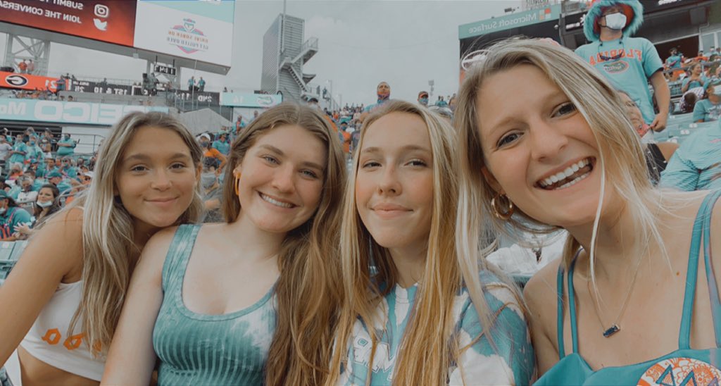 madisondismuke's tweet photo. #UFvsUGA GO GATA https://t.co/on5S57Dr3E