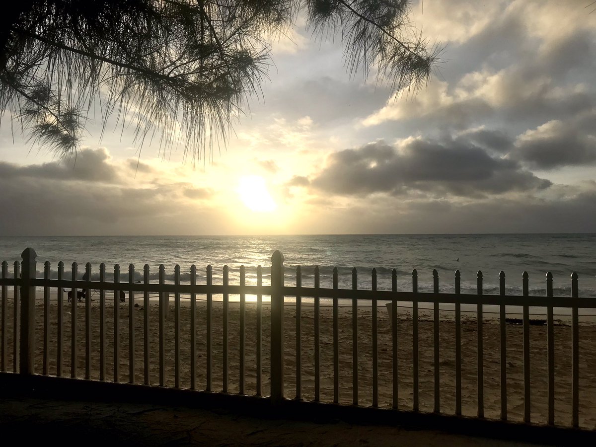 martynroper's tweet photo. All clear on Grand Cayman, not yet on Sister Islands. I thank all emergency responders for great work on GC in tough conditions. DG, NEOC, CUC, Water Authority, NRA, RCIPS, Fire Service, HMCI and all who supported. Good to see #Regiment play a key role too. #caymanstrong https://t.co/jIrrRnbOEy