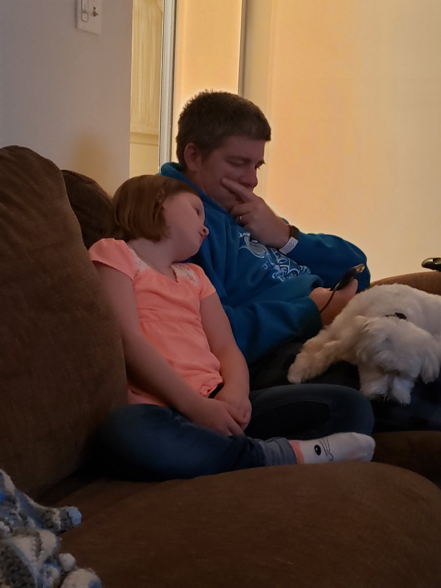 rbaudendistel's tweet photo. She's not asleep... she's watching The first female Vice President- elect talking. #thefirstbutnotthelast #girlsgotthis #whatceiling
The dog... he's asleep... https://t.co/4WvRFPgpOA