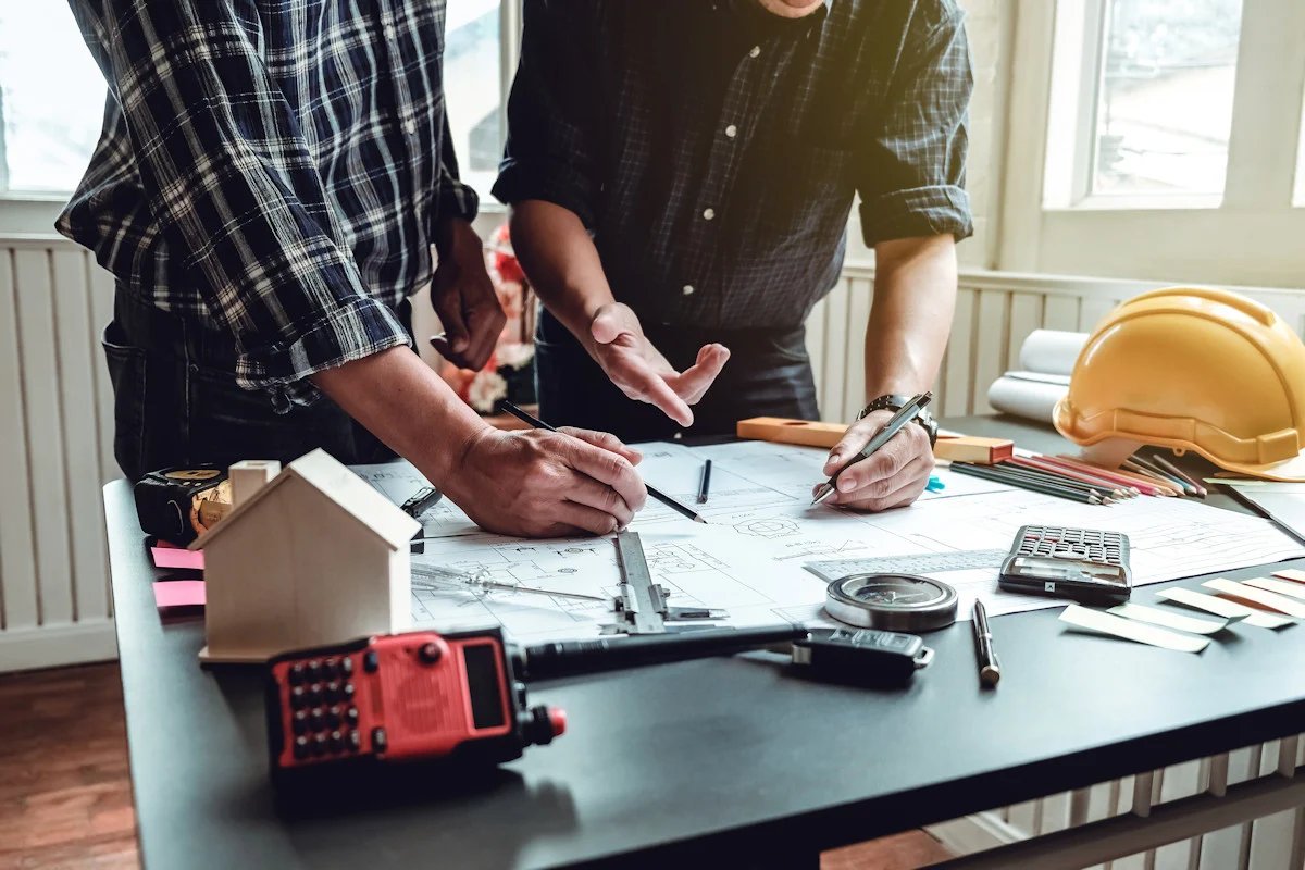 Tips for Seamlessly Transitioning Between Major Changes in a Project #Contractors 
contractortalk.com/threads/tips-f…
