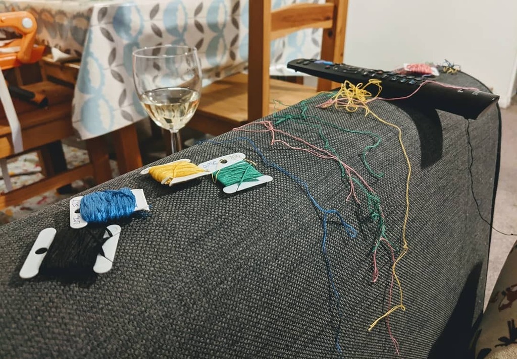 ccxstitch's tweet photo. Saturday night sewing

#crossstiching #crossstitchlove #crossstitch #crossstitcher #crossstitchersofinstagram #sewing #dmcthreads https://t.co/1Oiptb7Pp0 https://t.co/F7Llz5TL04