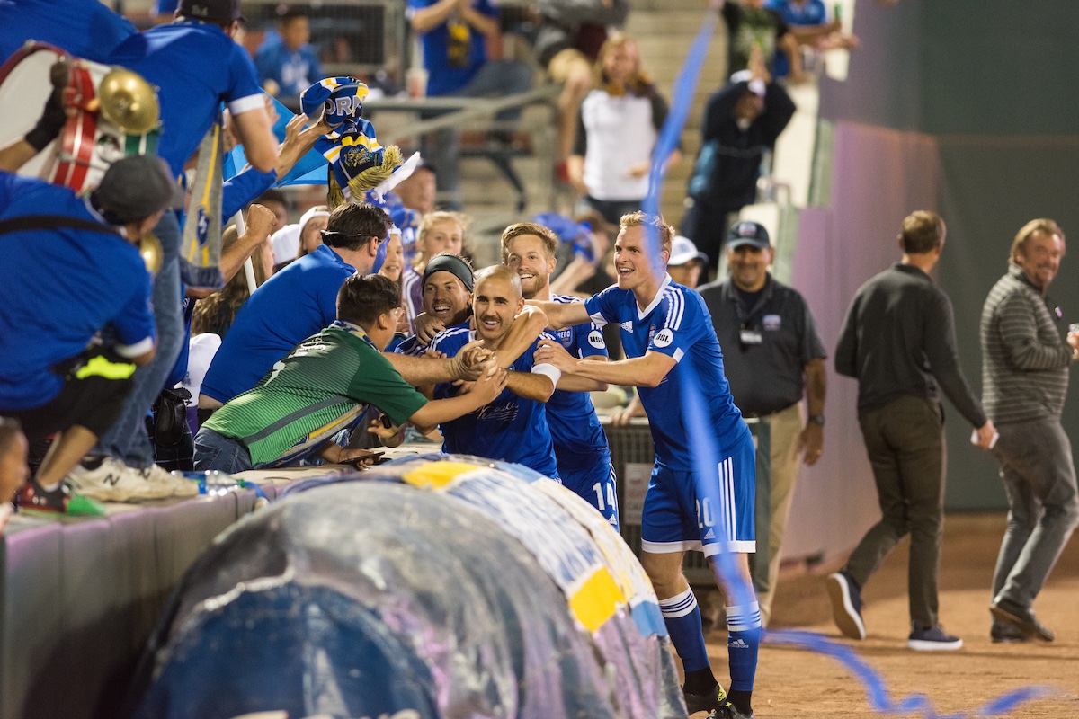 Terrible news that @Reno1868FC is ceasing operations! This club and <a href="/ianrussell07/">Ian Russell</a> believed in me when nearly no one else did. 2017 gave me so many memories I will never forget. Grateful to have been apart of it 💙💙