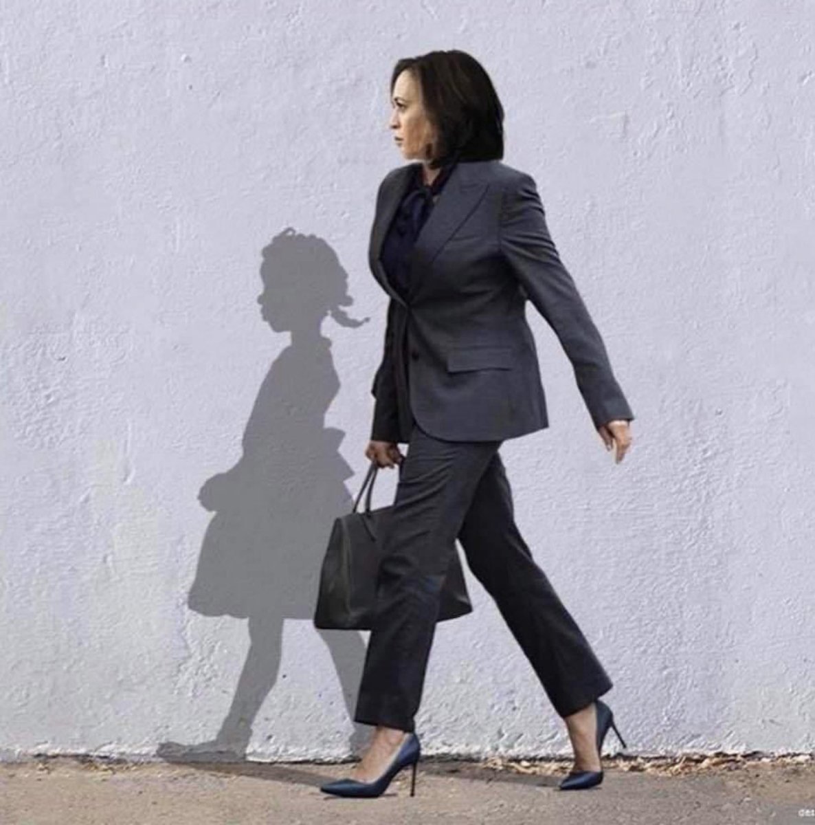 CastillejaNews's tweet photo. Today is a truly historic day, as we celebrate the victory of @KamalaHarris, the FIRST woman Vice President-elect, the FIRST Black Vice President-elect, and the FIRST South Asian Vice President-elect (who also happens to be a Bay Area native). https://t.co/gbmDOffunS