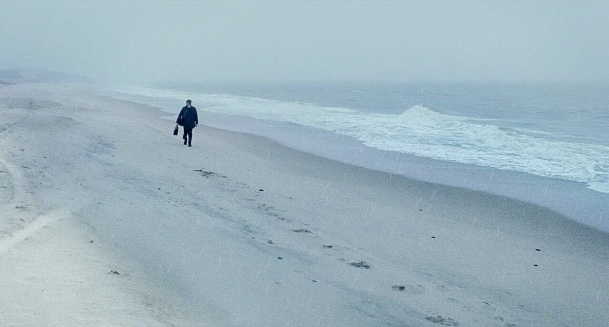 TheCinesthetic's tweet photo. Eternal Sunshine of the Spotless Mind was released in cinemas 18 years ago today  https://t.co/jbXB7YtEjt