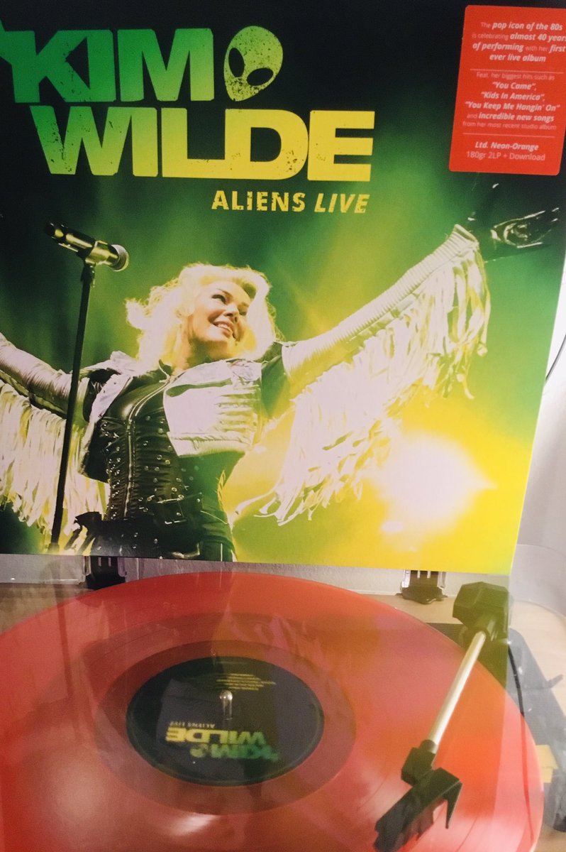 OllieBlue's tweet photo. #AtticDisco @kimwilde @Wildericky @scarlettwilde @ruthblunden #AliensLive #NeverTrustAStranger FUCK what a night...... https://t.co/IKnN3K4Dfl