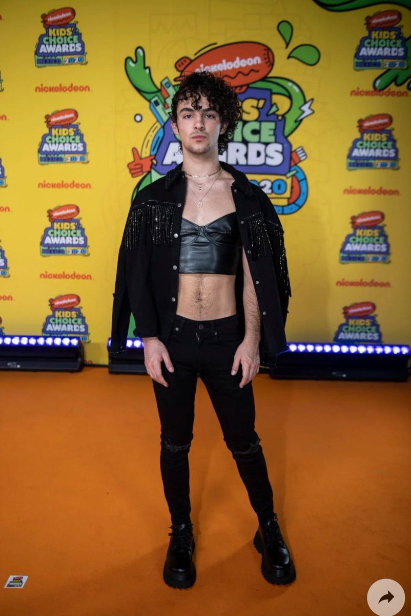 ExaFM's tweet photo. Lo más trend de los KCA México 2020 fue el outfit de @JoaquinBondoni😍 y el bello amor de @CamiloMusica y @Montanerevaluna❤️ ¿cuál fue tu momento favorito de este evento? Cuéntanos con el HT #CelebrityExa junto a @joseandreeees🔥 https://t.co/YpozEnk5ib