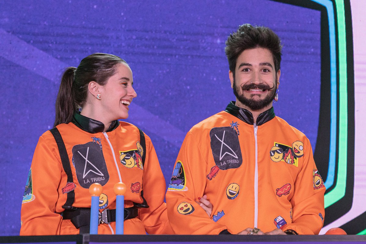 ExaFM's tweet photo. Lo más trend de los KCA México 2020 fue el outfit de @JoaquinBondoni😍 y el bello amor de @CamiloMusica y @Montanerevaluna❤️ ¿cuál fue tu momento favorito de este evento? Cuéntanos con el HT #CelebrityExa junto a @joseandreeees🔥 https://t.co/YpozEnk5ib