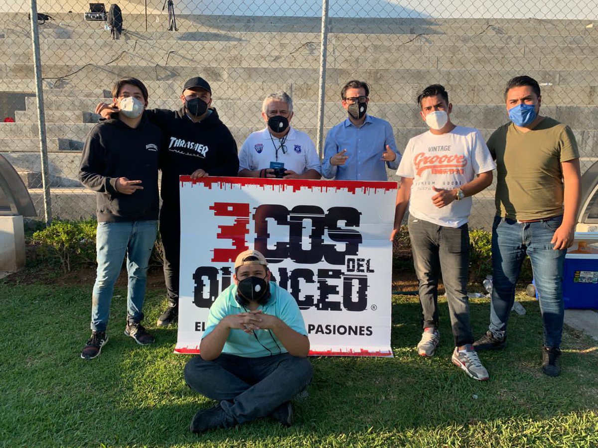 MarcoMalvido's tweet photo. ¡EQUIPAZO! 🗣
Orgulloso del gran equipo que nos respalda en #TeamEcos
Hoy una tarde memorable tras nuestra primera transmisión en exclusiva para @Aguacateros_CDU ⚽️🥑
¡Gracias! 🙏 y a seguir trabajando. https://t.co/mMOKlh4RyC