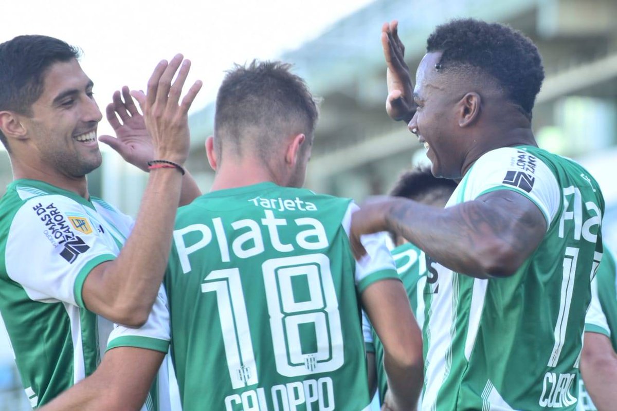CAB_oficial's tweet photo. No hay nada mejor que volver al Lencho y quedarse con los tres puntos 🇳🇬 😁
⠀
💚 #VamosBanfield https://t.co/fnw9pG5Bim