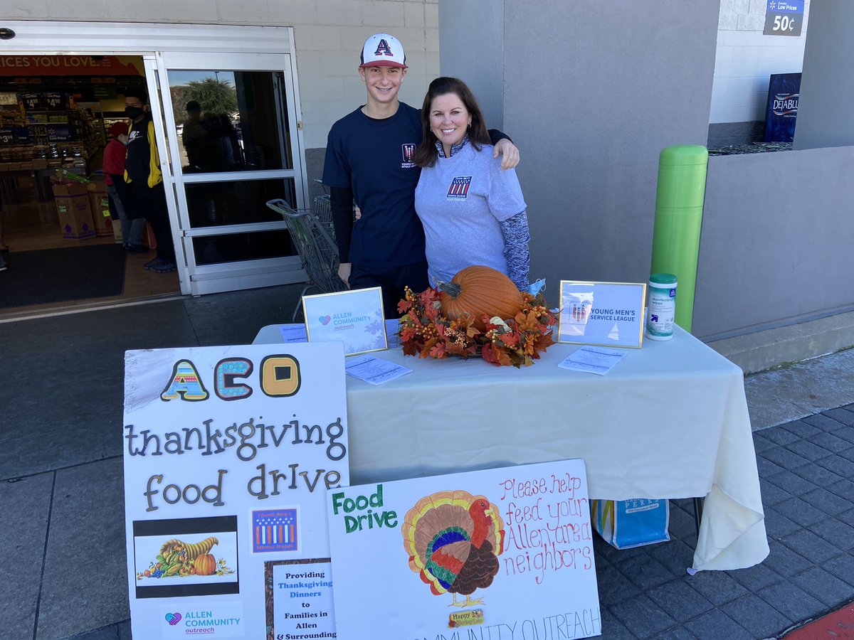 hargrove_amy's tweet photo. These guys and their moms have given their weekends for the last month serving our community. They have done construction & collected food for ACO. Prepped,cooked & served food for Samaritan Inn. Making memories, lots of sweat but lots of laughs! #ymslallen #momsandsons @YMSL https://t.co/e9OpQAiTE5