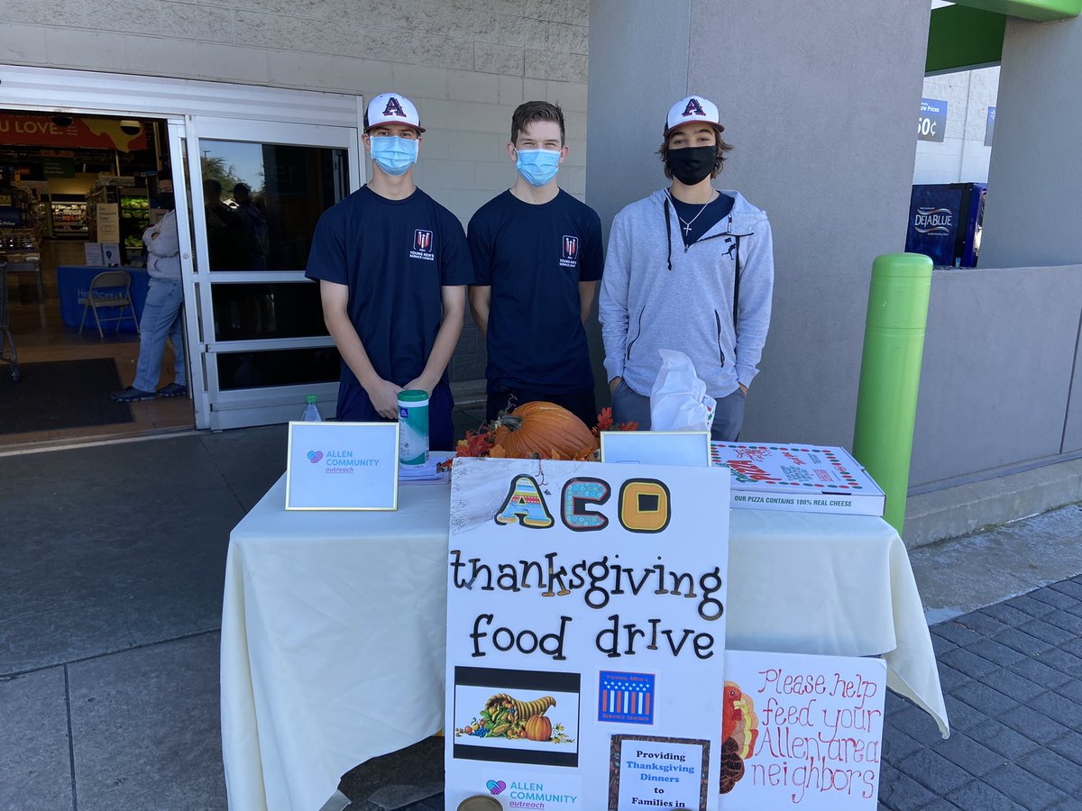 hargrove_amy's tweet photo. These guys and their moms have given their weekends for the last month serving our community. They have done construction & collected food for ACO. Prepped,cooked & served food for Samaritan Inn. Making memories, lots of sweat but lots of laughs! #ymslallen #momsandsons @YMSL https://t.co/e9OpQAiTE5
