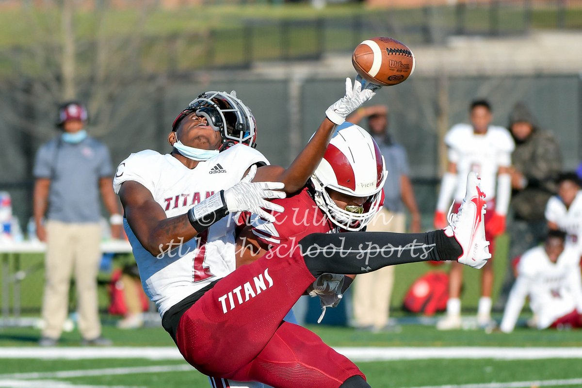 RickyRick_Photo's tweet photo. 2020-11-07 @MICDSfootball hosted @trinity_titans in #playoff football action. Coverage for @STLhssports
@MICDSAthletics #trinity #micds #football #stlprep #314prep #highschoolsports https://t.co/k2pWVgUMTu