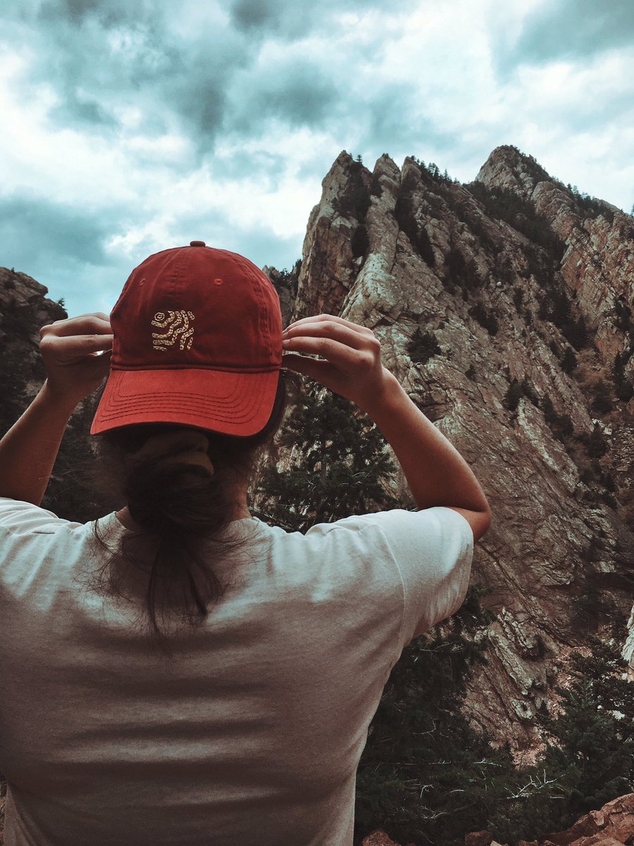 janae_champlin's tweet photo. move away so your friends drive 8 hours to come hike with you https://t.co/4GM0DzXBz0