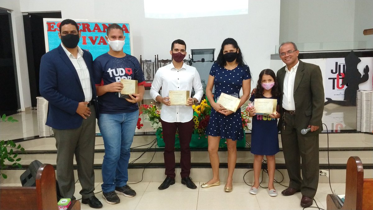 Entrega do kit de batismo 📚