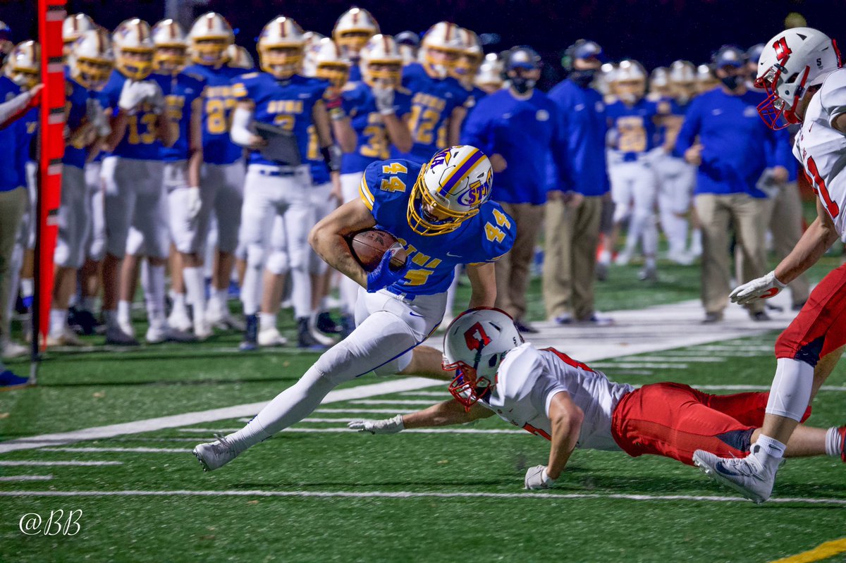 734_visuals's tweet photo. I know I’m late to the party but here are my four favorites of @StmaFB’s win over Centennial! https://t.co/qJetxSZ6EJ