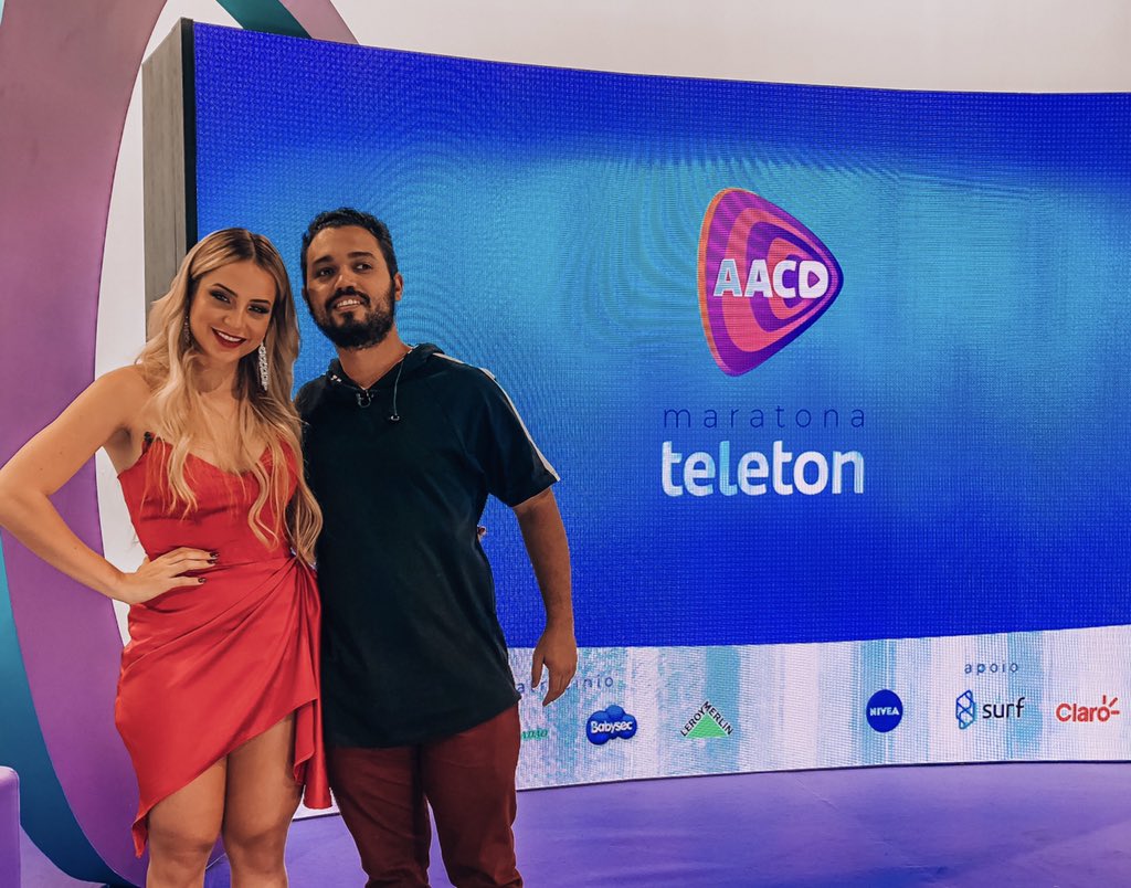 TeletonOficial's tweet photo. Agora a gente vai ver quem tá ON mesmo na #MaratonaTeleton, heim?
Pra quem vai a sua torcida na nossa #LigaTeleton? Comente aqui embaixo se você é:
#TimeRoxo 💜 (@GabiMartinsOF)
ou
#TimeVerde 💚 (@cegojeffinho)
#Teleton2020 https://t.co/JcoOYX2x3U