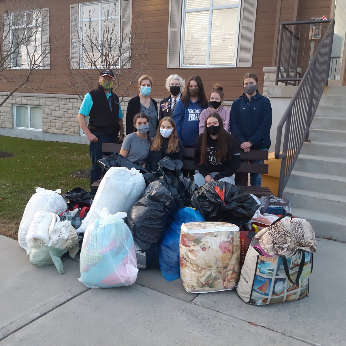 hmac11's tweet photo. St. Mark KEY CLUB collected 57 blankets for the homeless.  Blankets to be distributed by the Salvation Army. #mystmark ⁦@StMarkOCSB⁩ ⁦@OttCatholicSB⁩ https://t.co/hJ1IqI6DnO