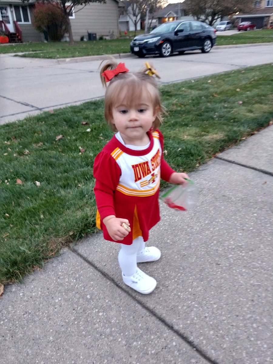 DianaBurkhalter's tweet photo. Let's go Cyclones! #CycloneAth #CyclONEnation https://t.co/8GQ8QWh6As
