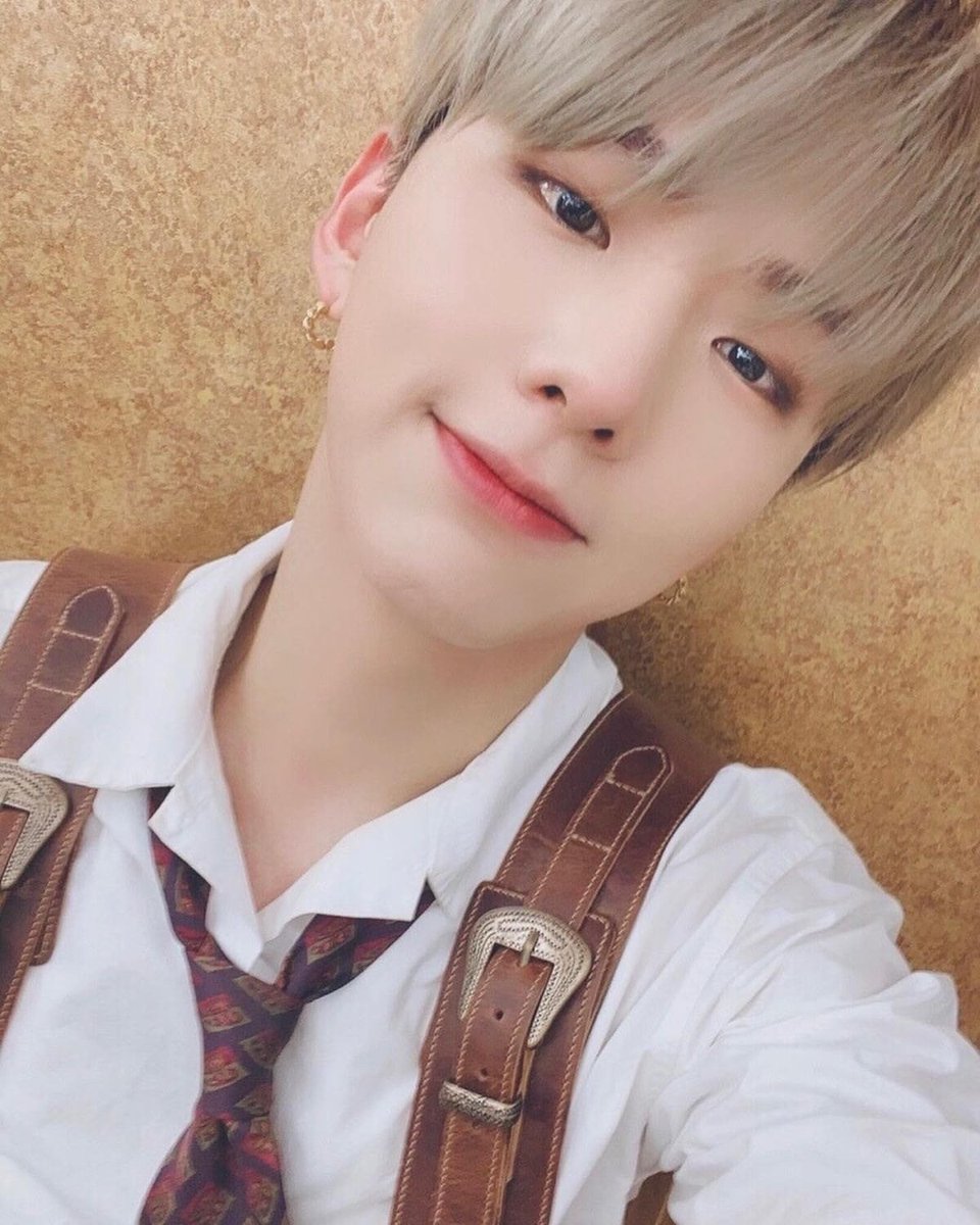 A Soft Kihyun Selca Thread ~Pic Spam~Literally this is just a thread of Kihyun's selcas with him being beautiful and soft.  #몬스타엑스  #기현  #KIHYUN  @OfficialMonstaX