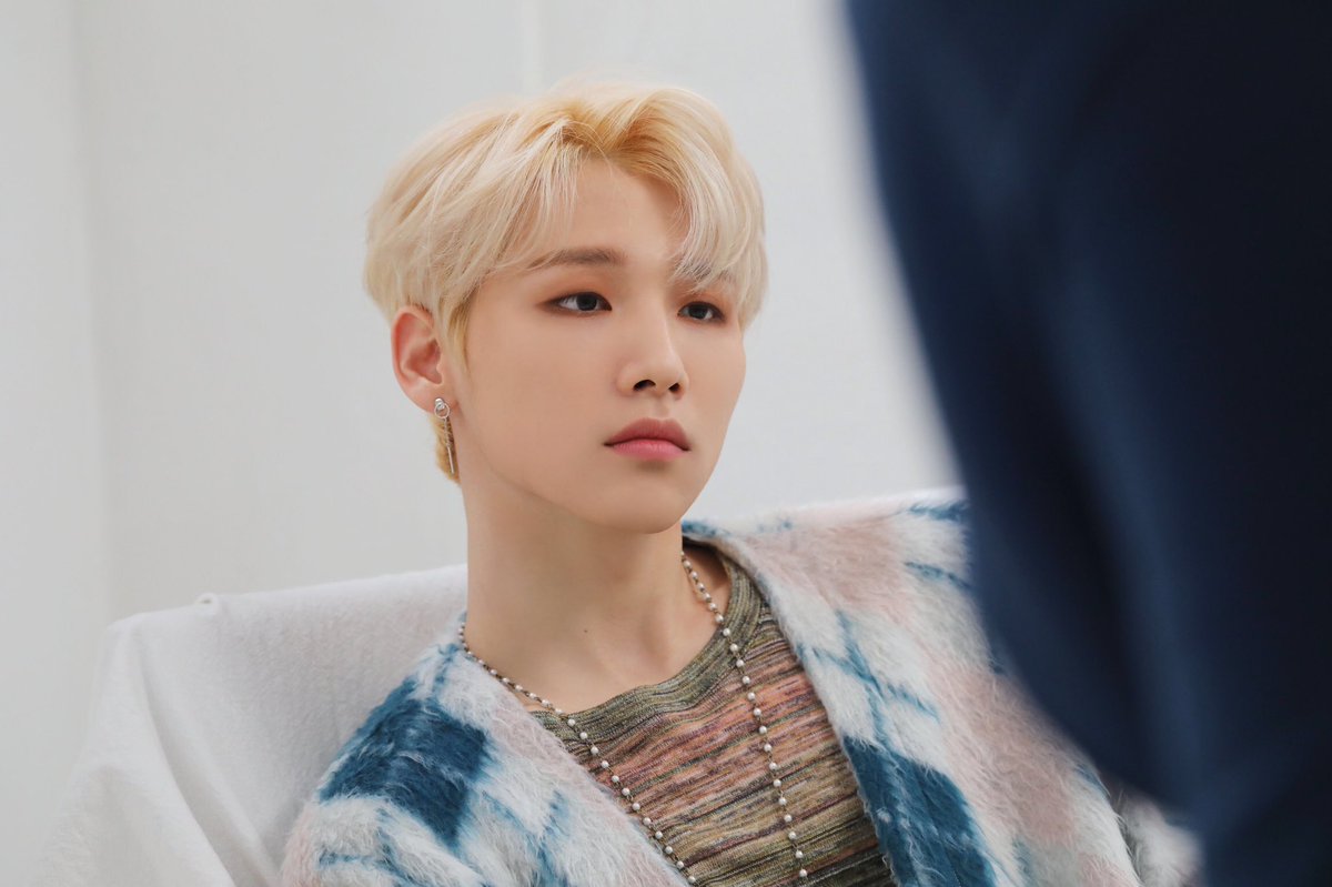 ☆•`The ethereal beauty of Jeon Woong, a fascinating thread`•☆ #AB6IX  #WOONG  #JEONWOONG  #전웅  #에이비식스