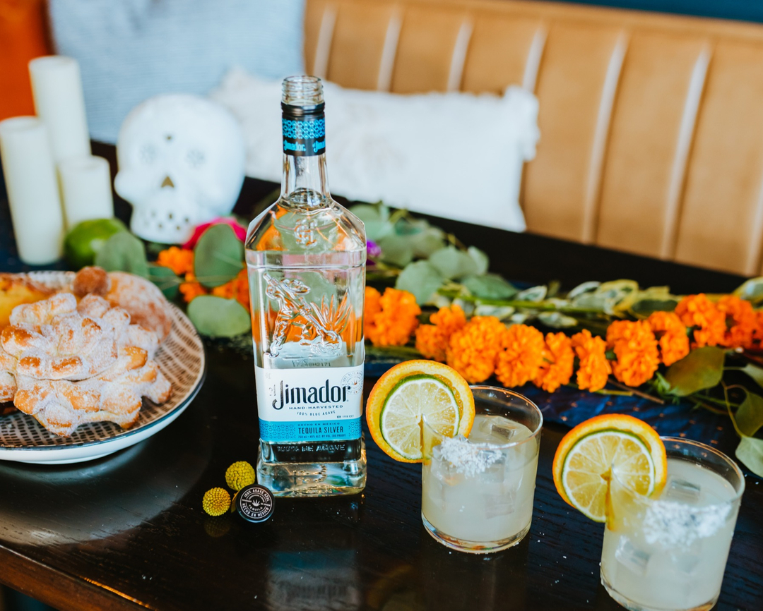lemonadePR502's tweet photo. Celebrated Day of the Dead last weekend with an easy, fresh @eljimadortequila margarita

2 oz. el Jimador Silver Tequila
1 oz. Lime Juice
.5 oz. Orange Juice
.75 oz. Simple Syrup
Orange Wheel
Lime Wheel https://t.co/wJ5pdXUhr8