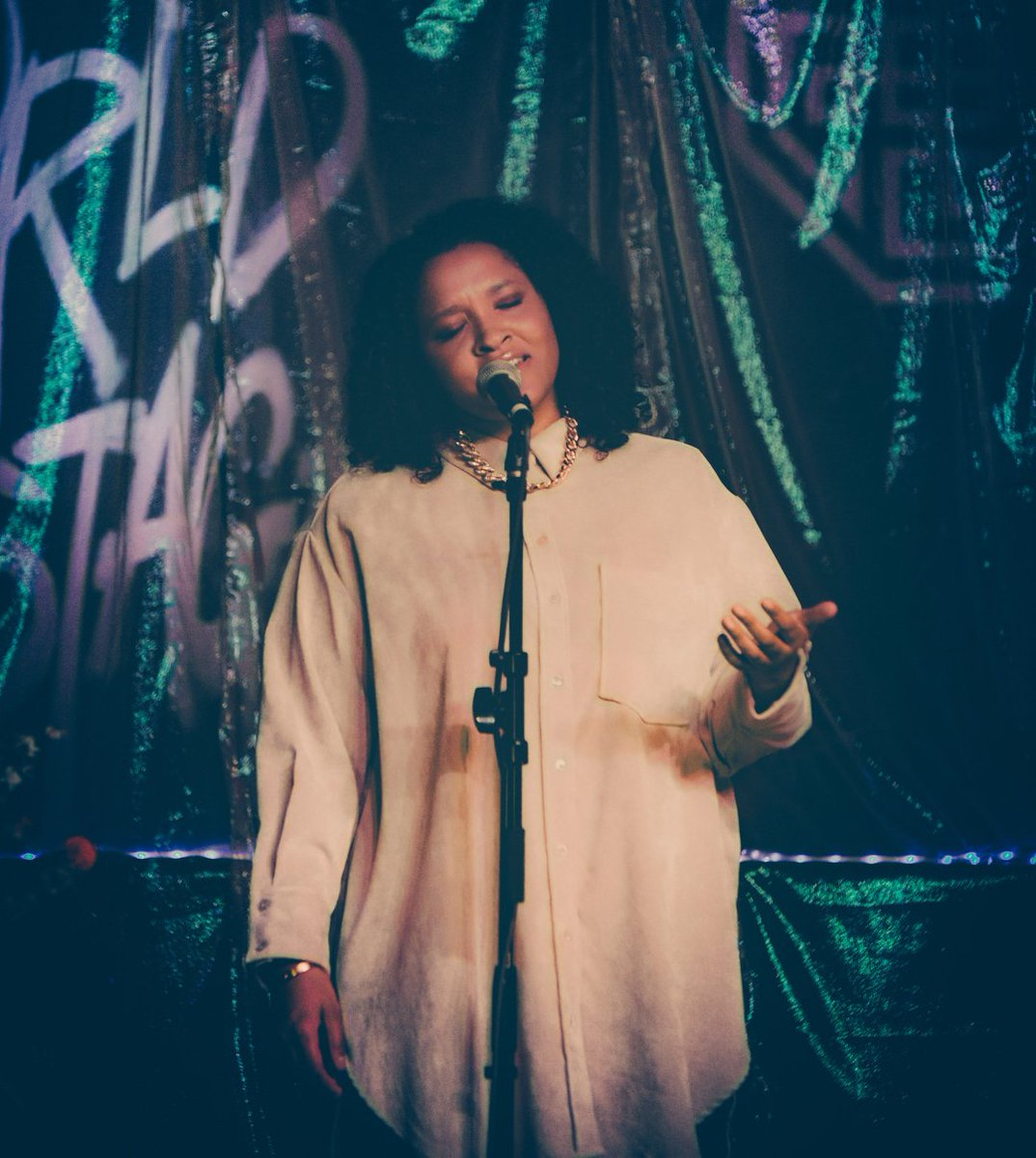 #QUEENSFEST2020 tweet media