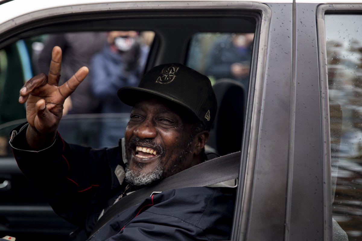 dorothy_edwards's tweet photo. Some of the many faces driving through the celebration of Biden's win in Capitol Hill in Seattle today. @Crosscut https://t.co/LB5Z0Us3MC