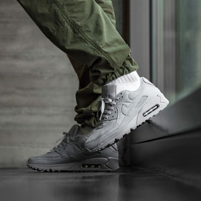 air max 90 triple wolf grey