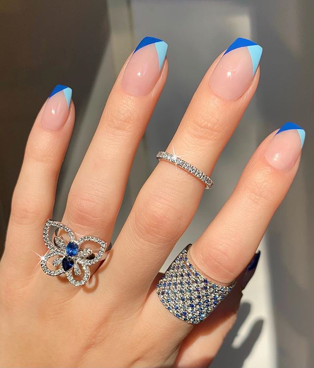 redcarpetmani's tweet photo. Tone down the orange hues of fall with some fun blue tips! Just in time for those brisk winter nights! Nails by @paulina_alaiev
.
RedCarpetManicure #RCM #RCMBabe #BlueNails #FrenchNail #FrenchWithATwist #NailLooks #GelNails #SquareNails #DIYMani #AtHomeMani #Nails #Nailstagram https://t.co/0MCRYjJxNa