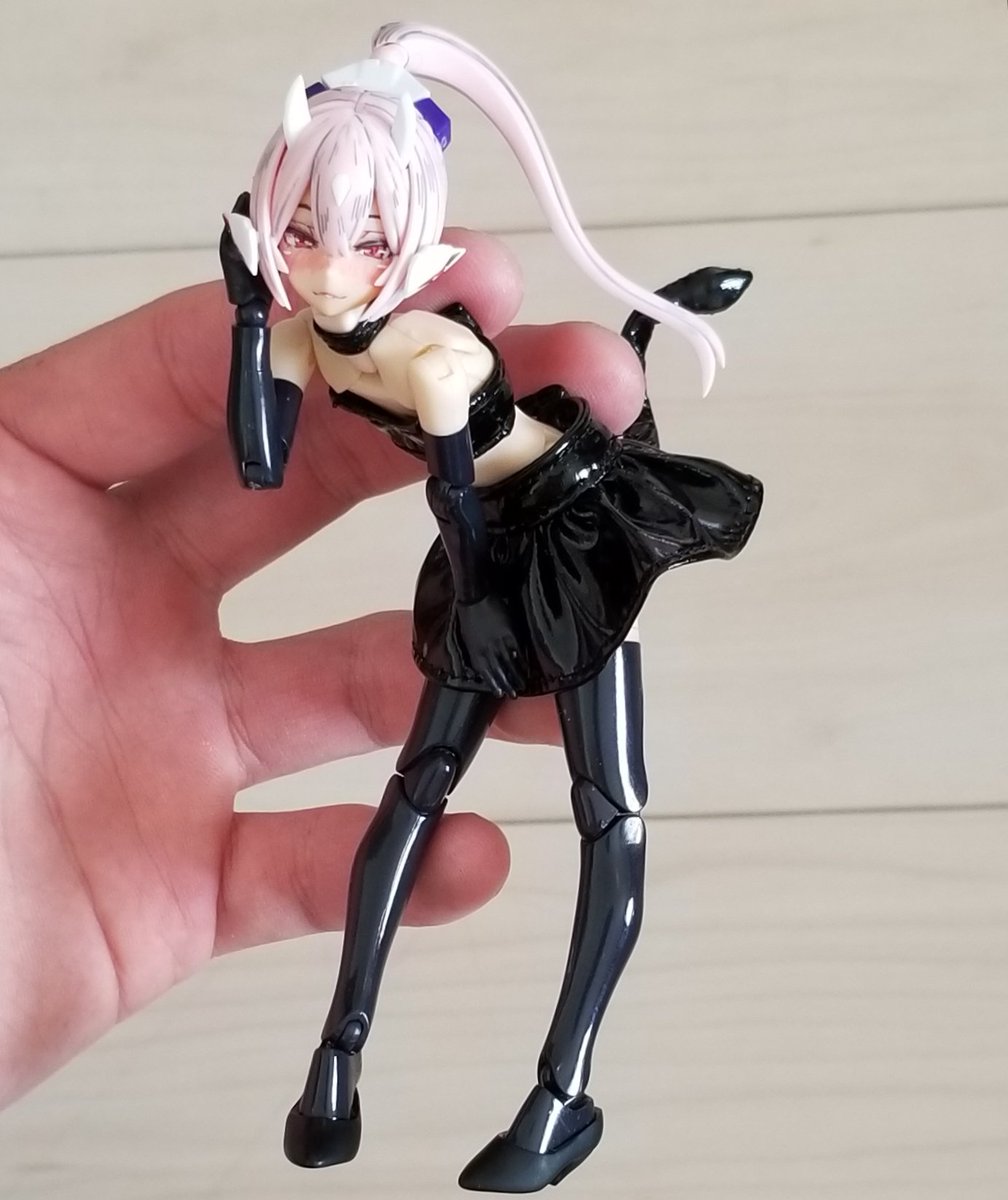 ট ইট র とりぴー ポーズ本v4販売開始 髪をかきあげてこちらを覗き込むポーズです とりポージング T Co Trvmtuqaxo ট ইট র