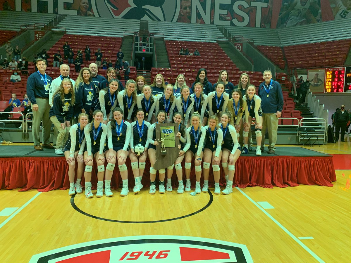 IHSAA1's tweet photo. Congratulations to the #IHSAA Class 3A Volleyball State Champions, the Fort Wayne Bishop Dwenger Saints! 🏆🥇🏐
@BishopDwengerHS https://t.co/Jcz6mmBFC8