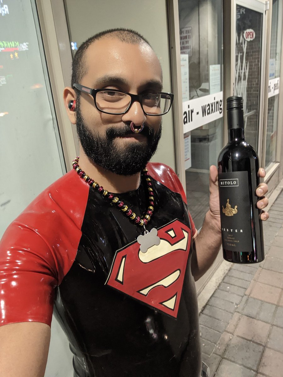 PupZeus's tweet photo. Moments where red is good! Also Happy MIR people! #pupzeus #flaggingred https://t.co/gdClXCc7iM