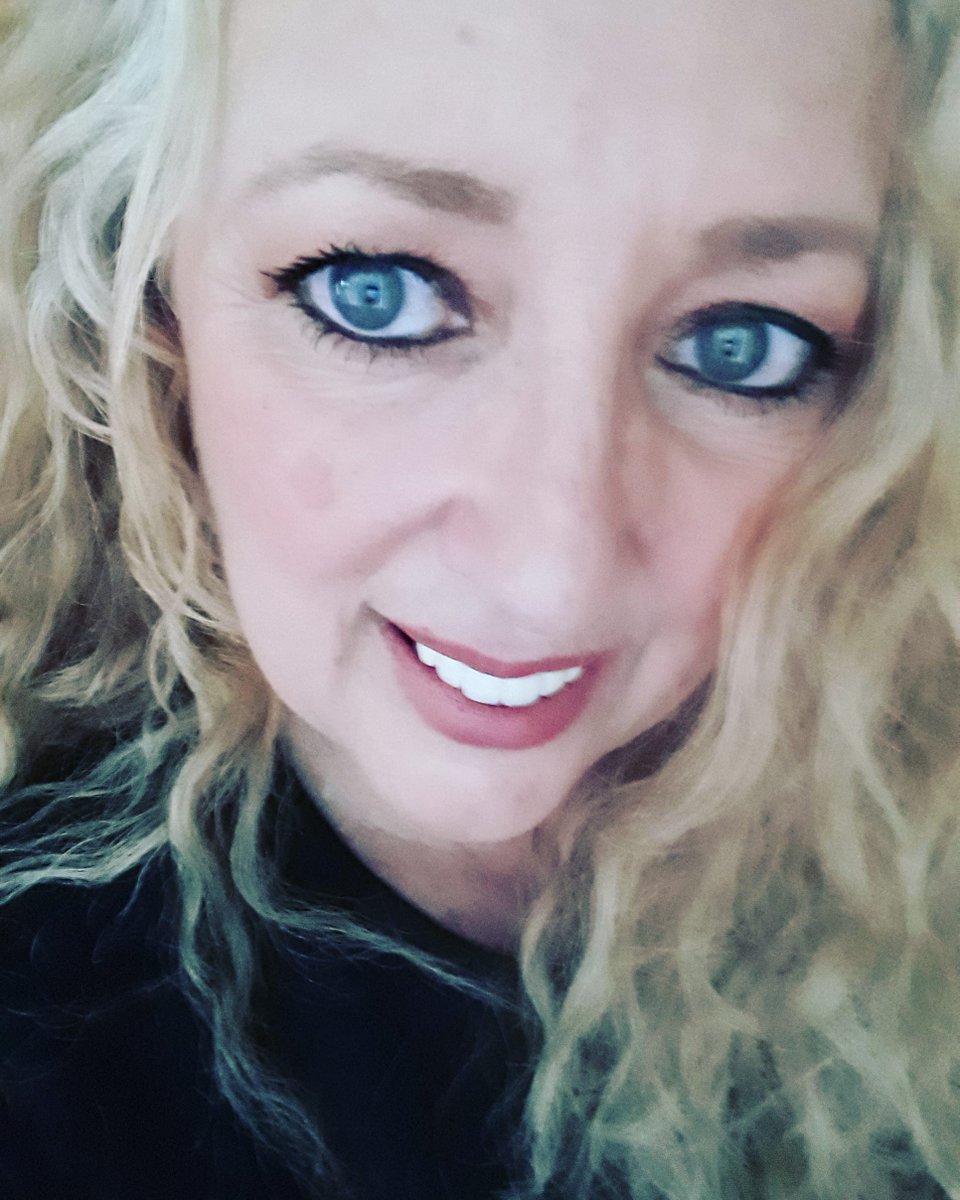DeeDee Fine Art tweet media
