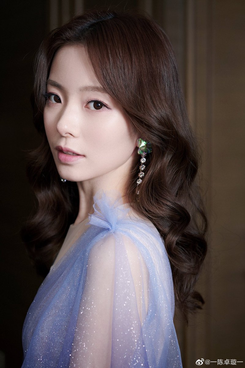 хэ мэй сюань. чэнь чжосюань. актриса эму чэнь открытые фото. чэнь чжосюань неукротимый. чэнь чжосюань актриса.