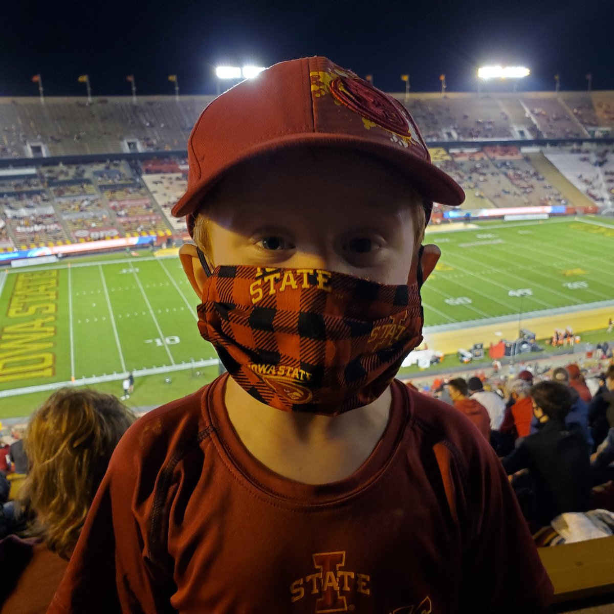 bethstephas's tweet photo. Our little Charlie is cheering for great things from big Charlie Kolar tonight!# #CyclONEnation https://t.co/P2kYyym32n