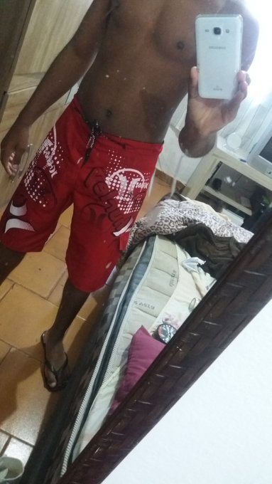 Saudades desse cel... https://t.co/A7FZrA7n5S
