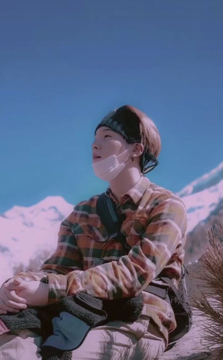 yungiee_'s tweet photo. I'm not good at making words but i just wanna say I hope you'll get well soon Yoongi, we love you 보라해 💜
#SkyForYoongi
#GetWellSoonYoongi
#ByARMY #ToSUGA https://t.co/YABfd9T9TP