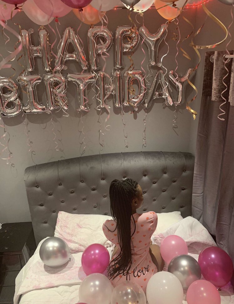 osiii_x's tweet photo. balloons on my page🙈💞 https://t.co/XI6vv8slRs